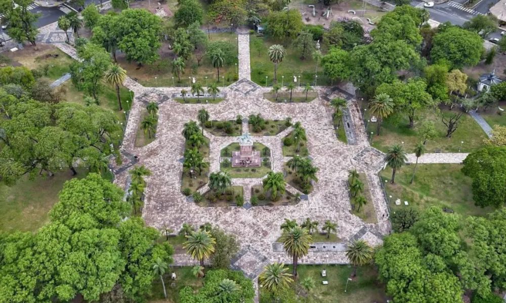 Vista aérea de la Plaza 25 de Mayo de 1810 de Chaco.