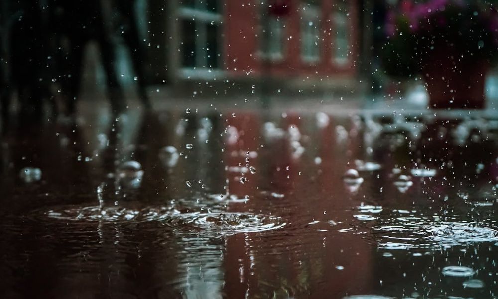 Lluvia, como uno de los fenómenos que aparece cuando hay alerta amarilla.