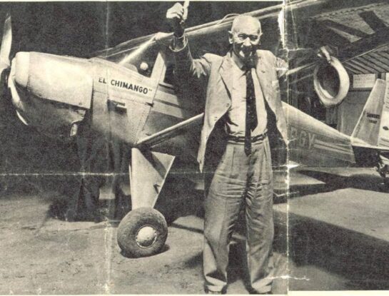 Casimiro Szlapelis: la historia del “abuelo del aire” que “bombardeaba” escuelas de Argentina con caramelos