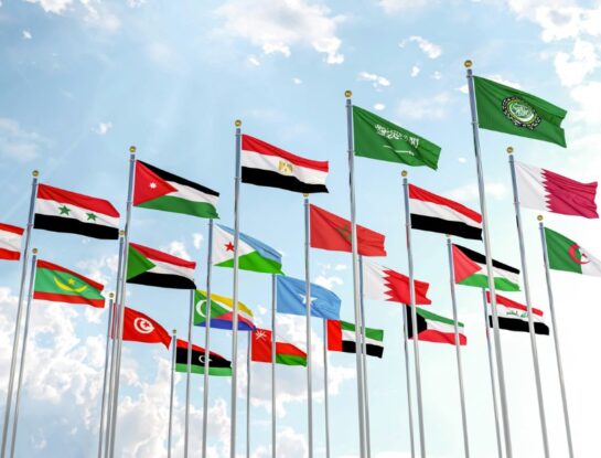 ¿Por qué las banderas de los países árabes tienen los mismos colores?