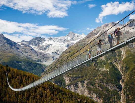 Charles Kuonen: el gigantesco puente de Suiza que sorprende con sus 494 metros de longitud