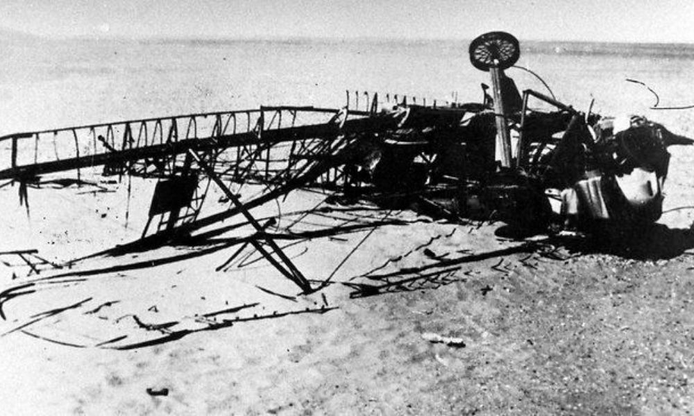 Restos del avión con el que Bill Lancaster llegó al desierto del Sahara.