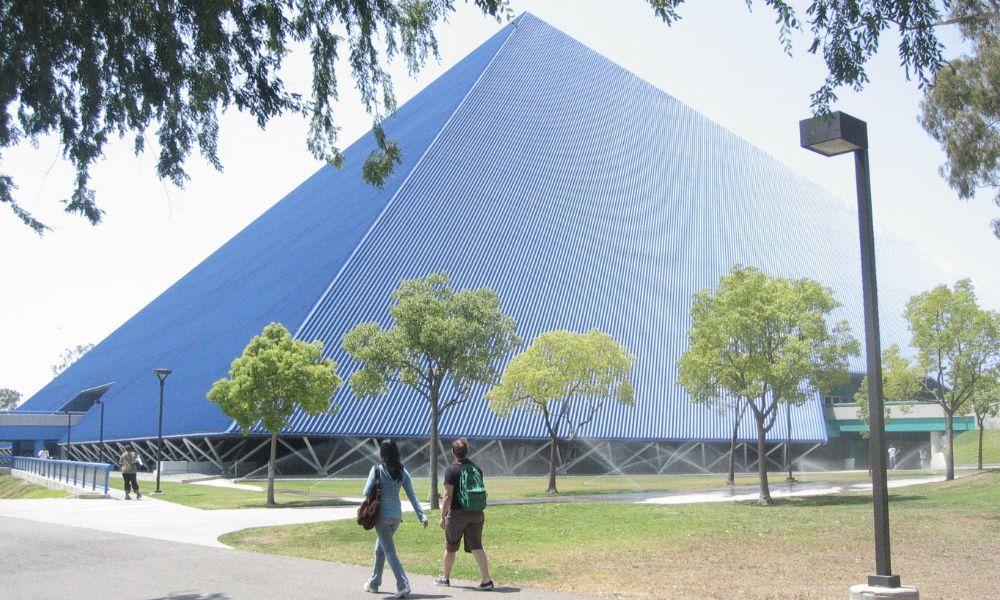 Estructura del estadio piramidal Walter Pyramid.