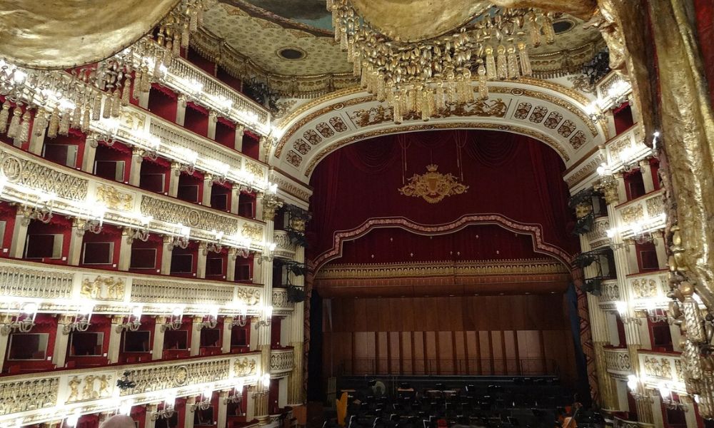 Interior del teatro de ópera activo más antiguo del mundo.