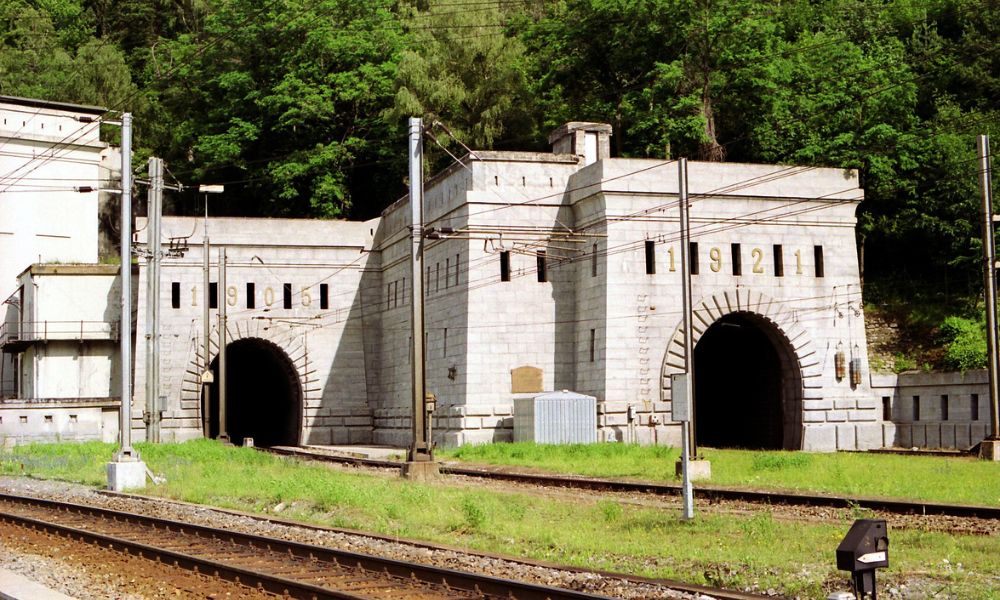 Una de las entradas al túnel ferroviario Simplon.