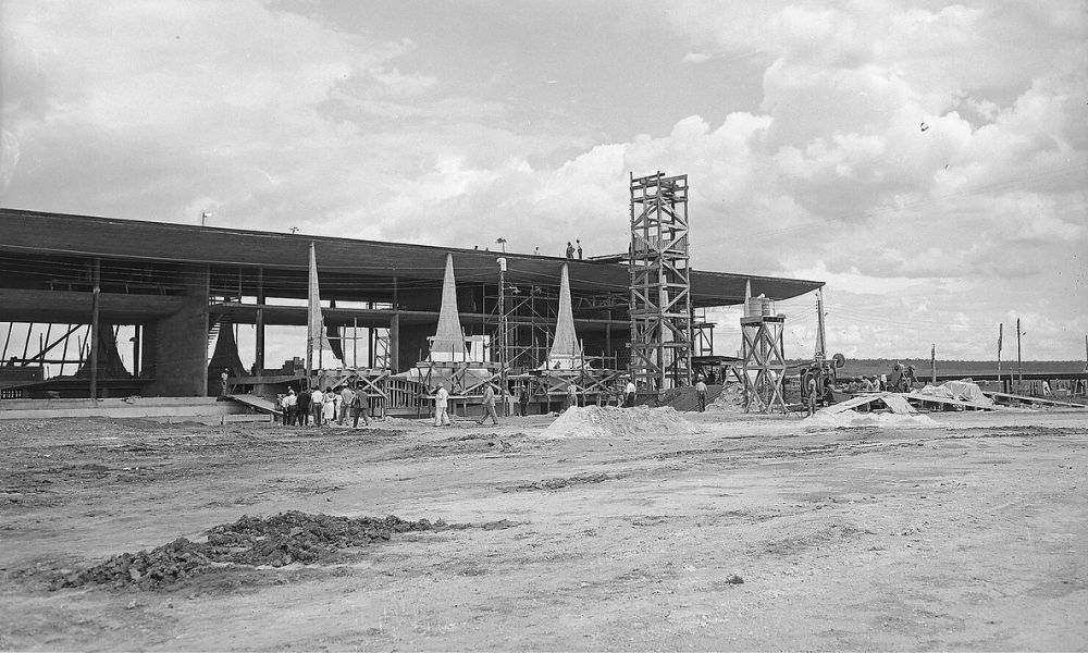 El Palacio de la Alvorada en construcción.