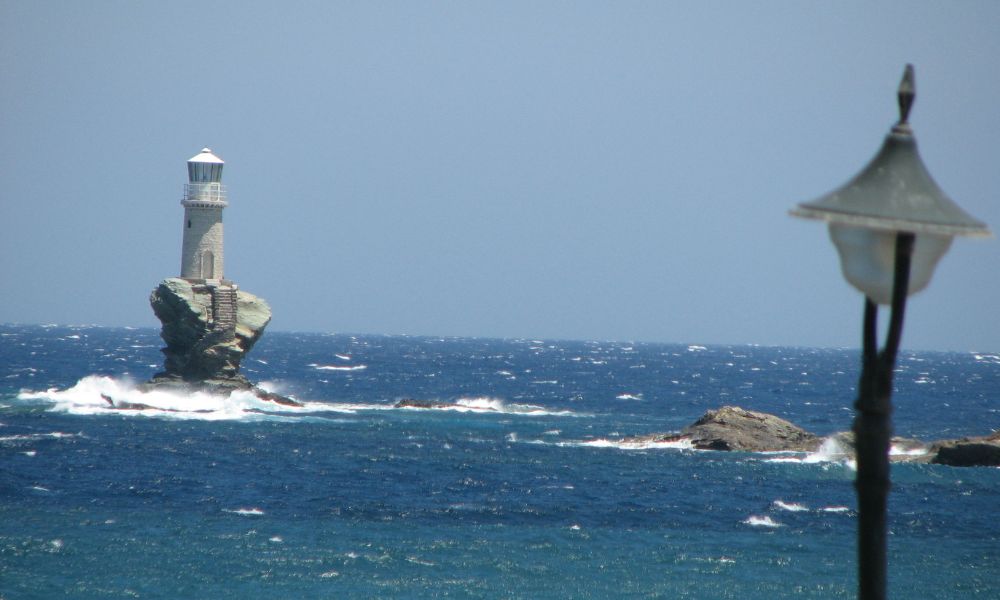 Aspecto del faro Tourlitis.