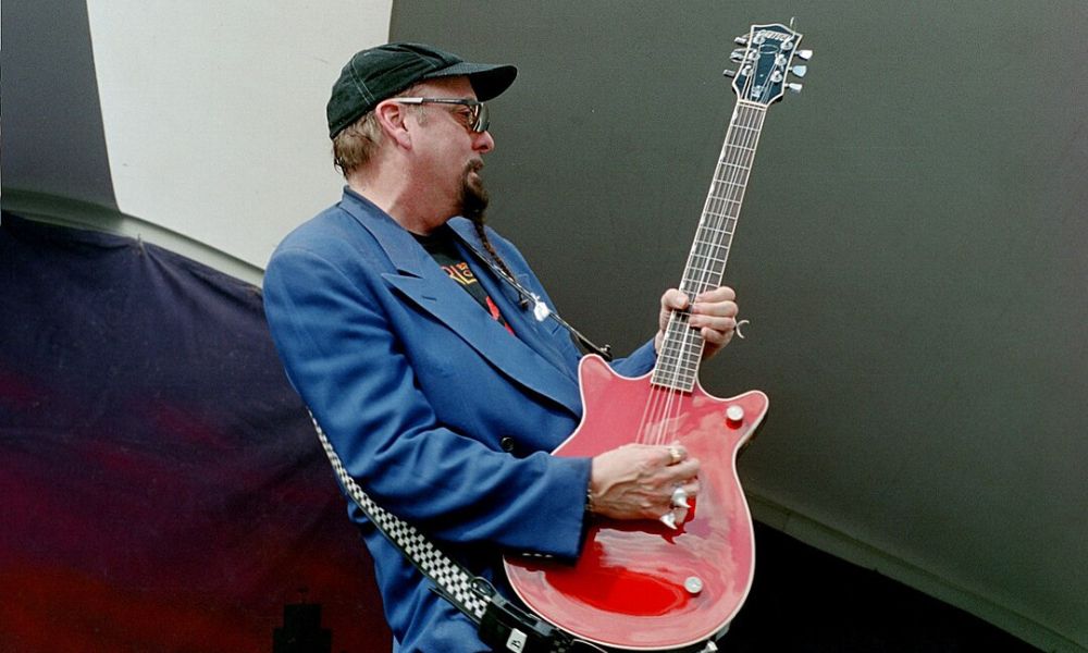 Richard Nielsen, dueño de la famosa guitarra de cinco mástiles.