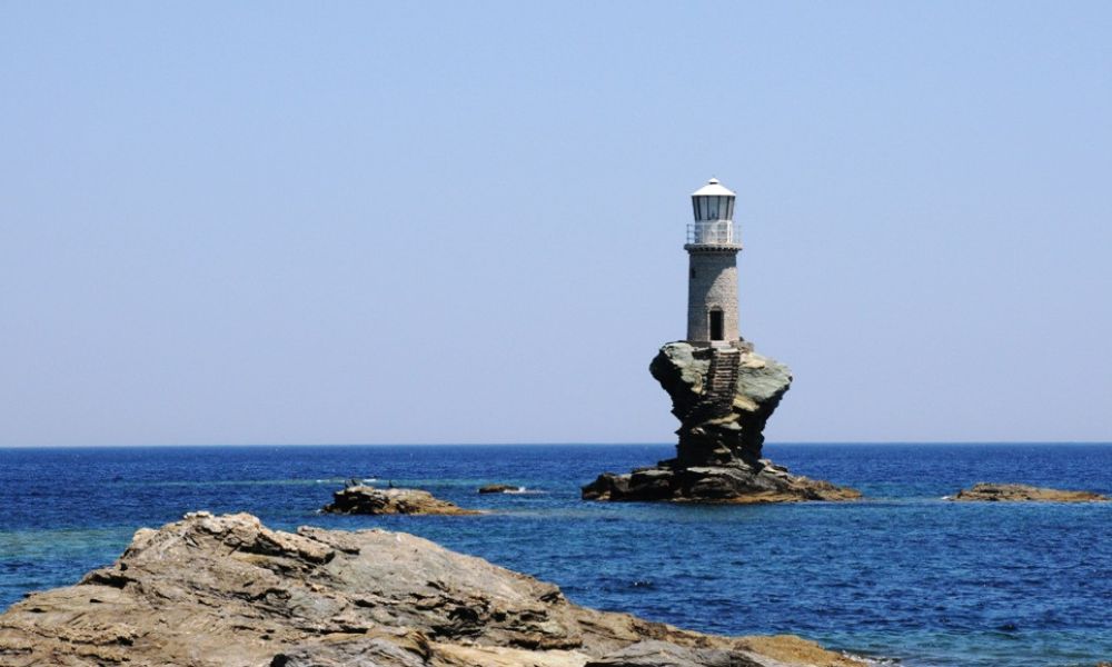 Vistas del faro Tourlitis.