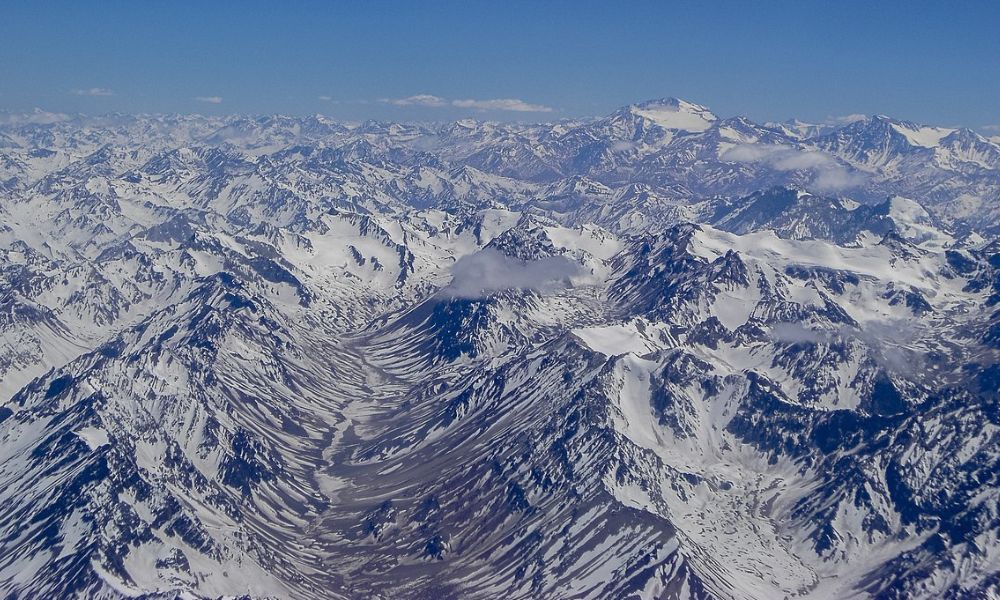 Vista aérea a la Cordillera de los Andes.