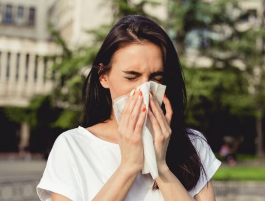 Estornudo: ¿sabías que puede alcanzar una velocidad de 160 km/h?