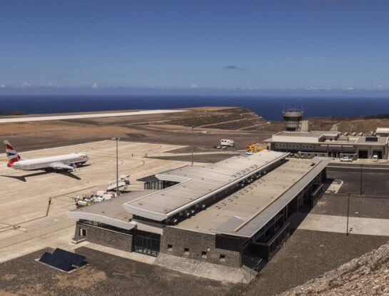 Santa Elena: ¿por qué es uno de los aeropuertos más aislados del mundo?