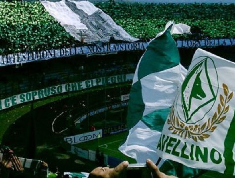 Avellino, el equipo italiano que asciende cada muerte de obispo