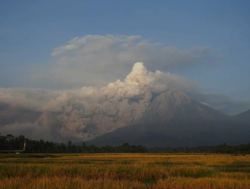 Erupción volcán Indonesia