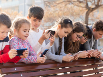 ¿A qué edad es recomendable que los chicos empiecen a usar grupos de WhatsApp?