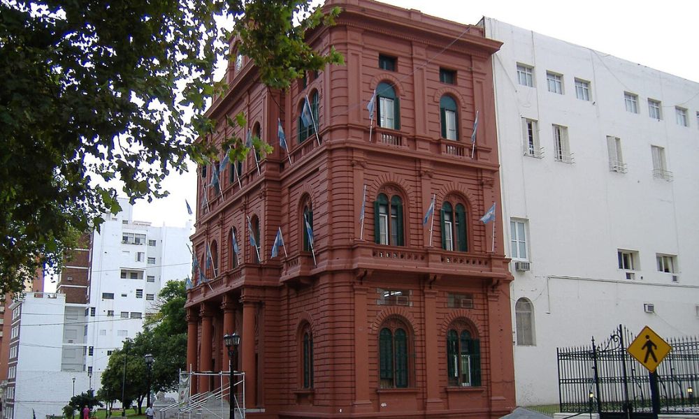 Fachada del Palacio de los Leones.