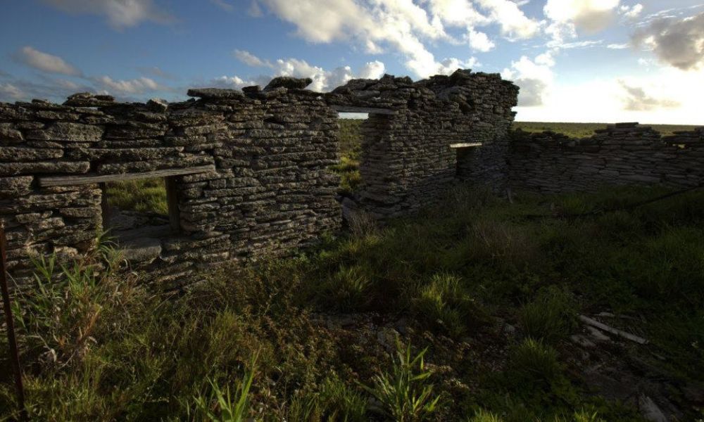 Estructuras modernas de la isla Malden.