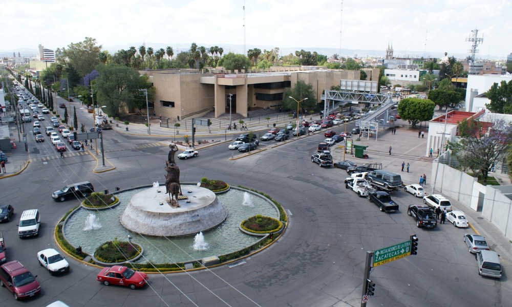 normas viales en una rotonda