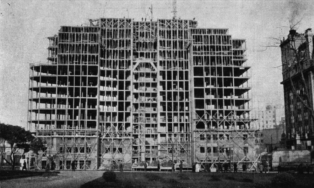El edificio Kavanagh en construcción.