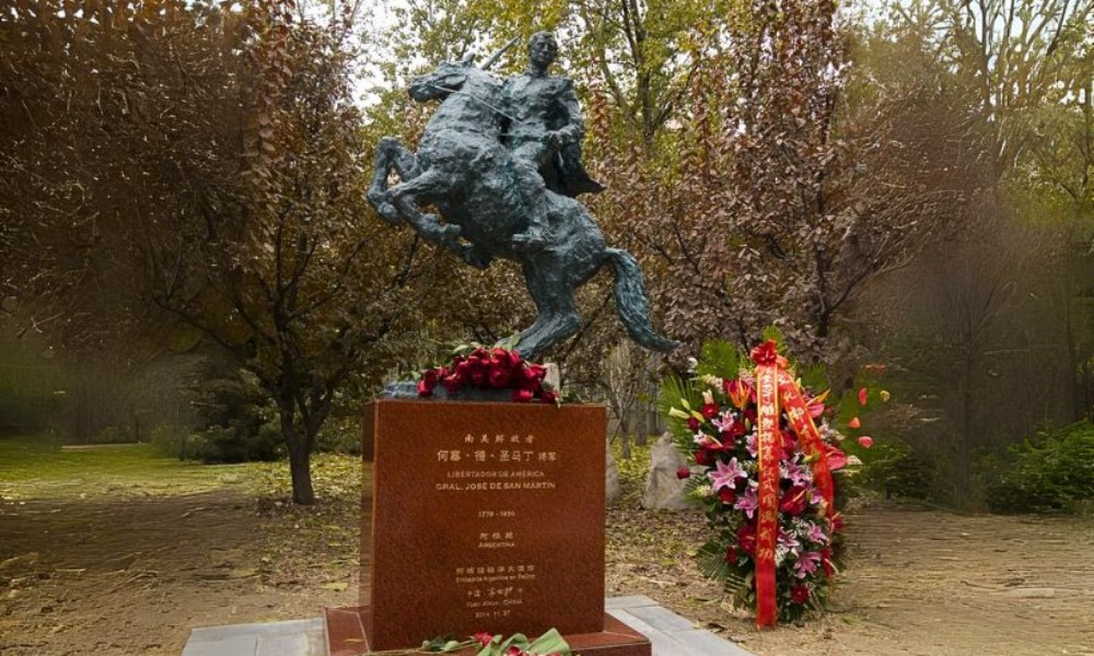 estatua de San Martín en China
