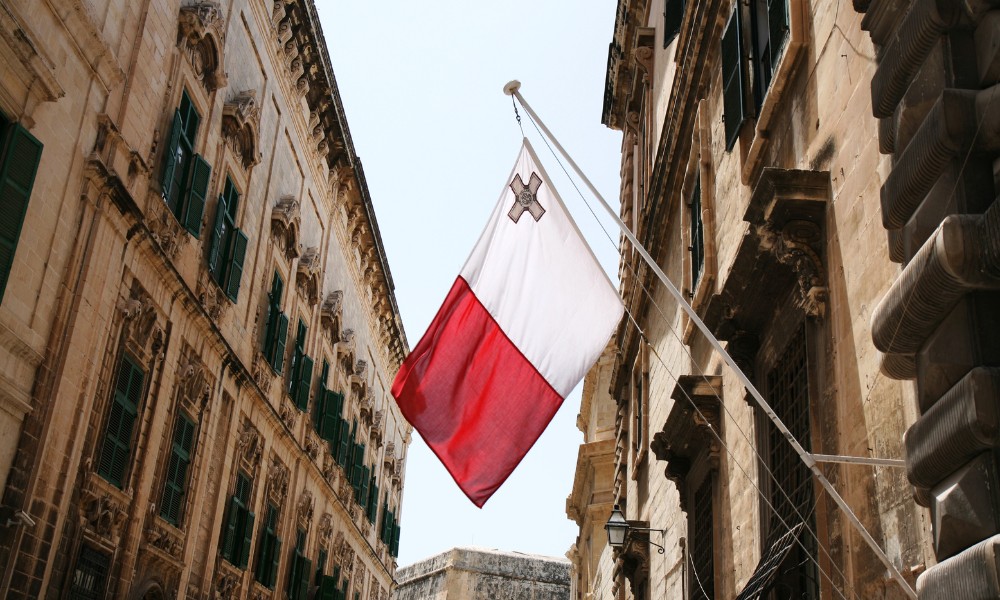 bandera e historia de Malta, el país de Europa sin ríos ni lagos