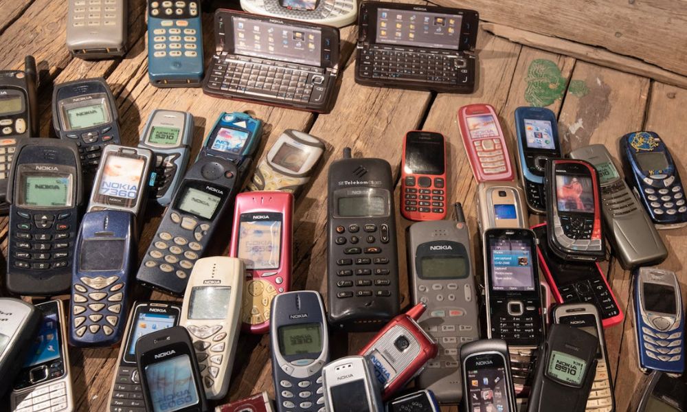 Celulares que servían para enviar un mensaje SMS.