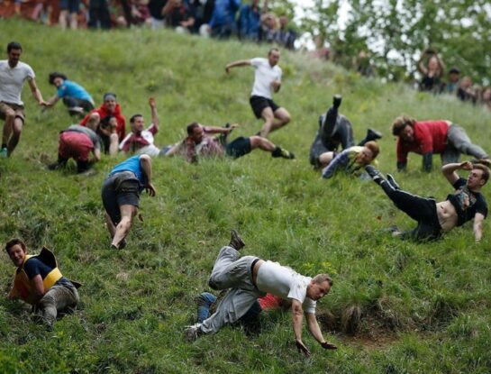 ¿Qué es el Gloucestershire Cheese Rolling y por qué se lo considera un deporte extremo?