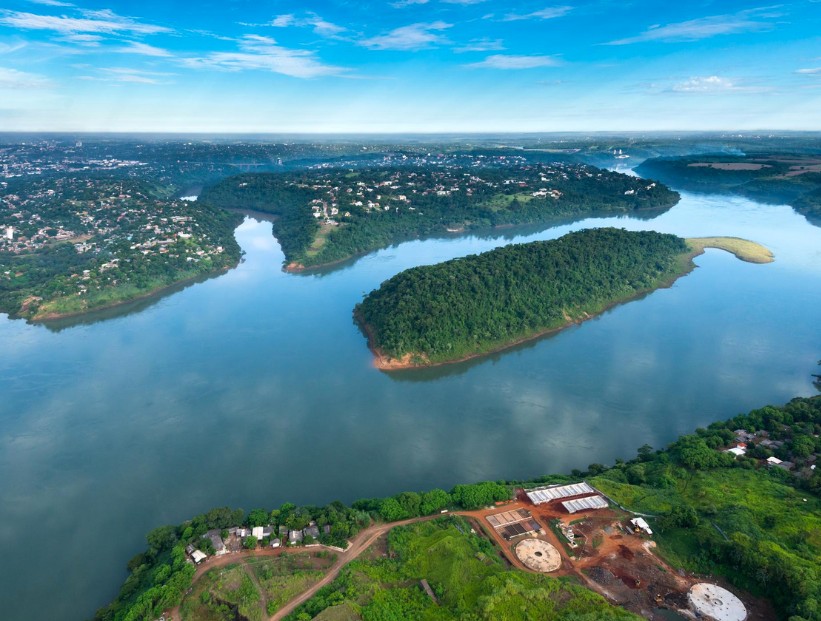 Río más caudaloso entre el Uruguay y el Paraná