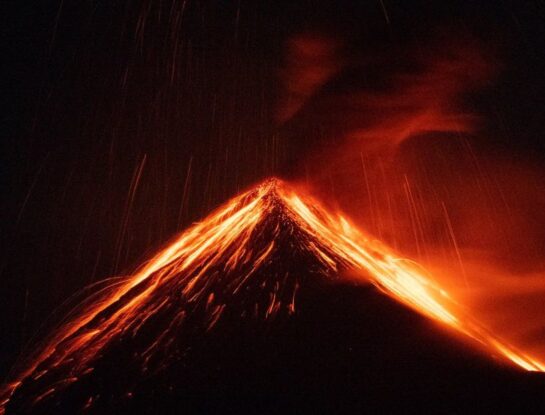 ¿Cuáles fueron las 5 erupciones volcánicas más desastrosas de la historia?