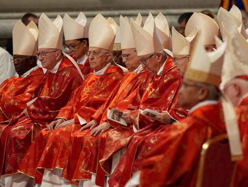 prohibiciones que tienen los cardenales para elegir al nuevo papa