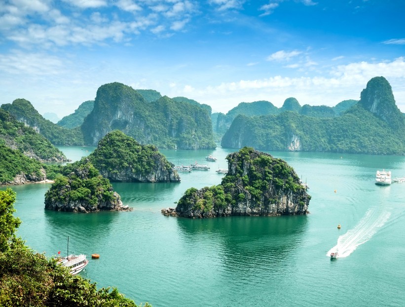 Bahía de Halong Vietnam siete maravillas naturales del mundo