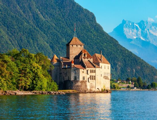 ¿Sabías que un castillo no es lo mismo que un palacio?