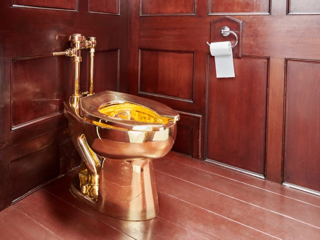 El increíble inodoro de oro que costaba más de U$S 6.000.000 y fue robado de un palacio en Inglaterra