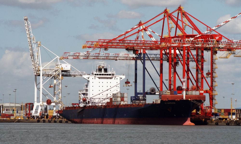 Barco en el puerto de Durban.