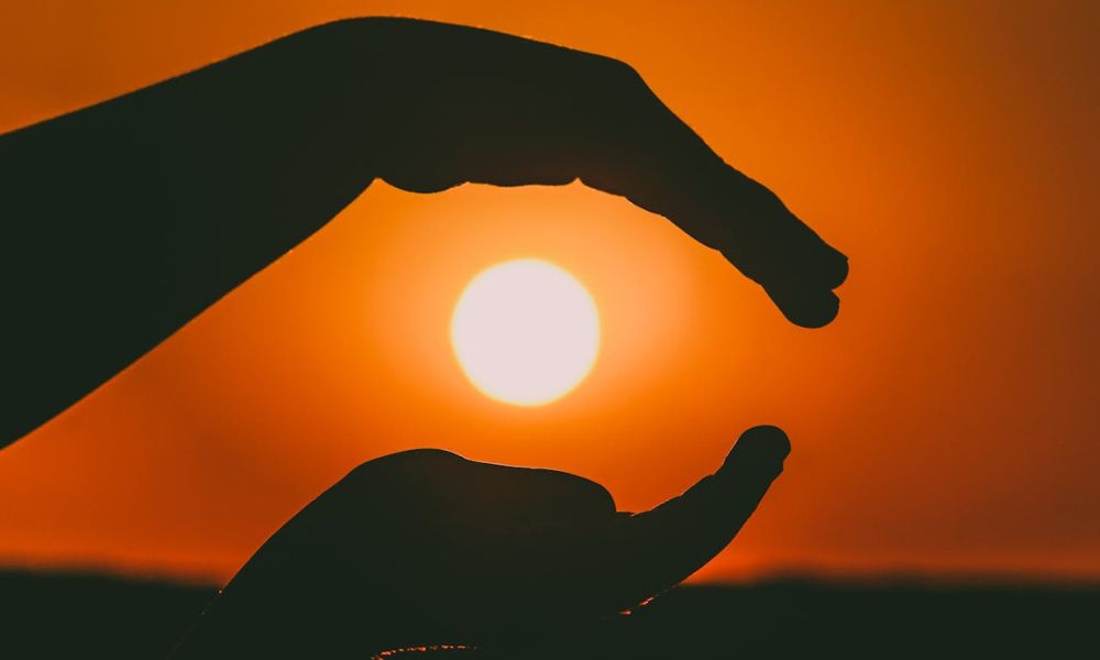 Una persona luego de tomar sol.