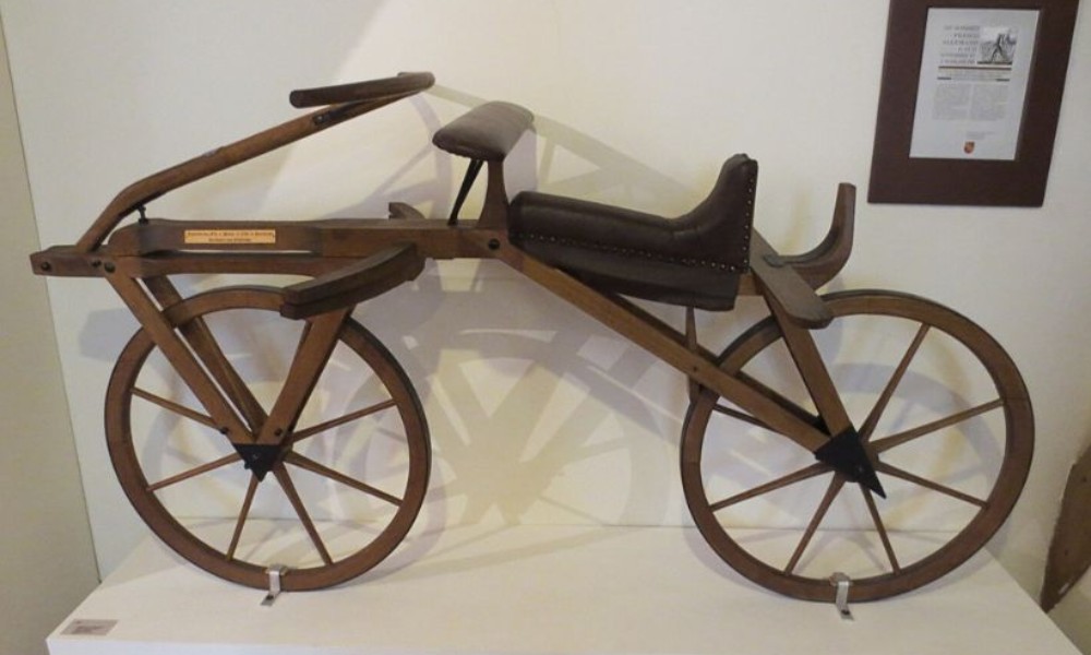 primera bicicleta moderna de 1817
