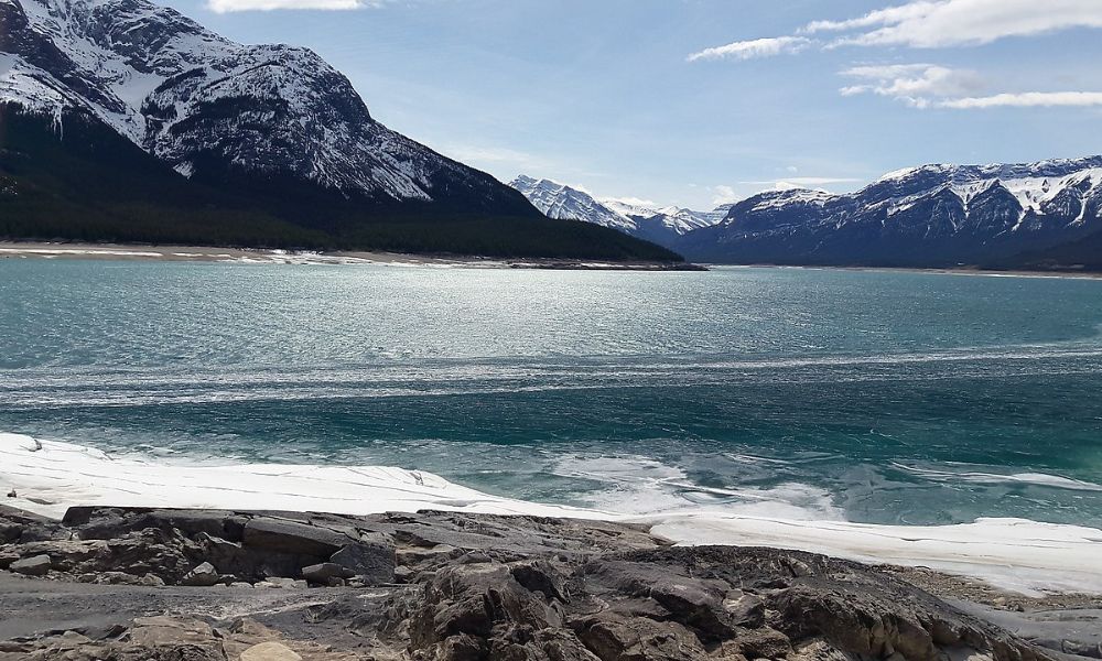El Lago Abraham en verano.
