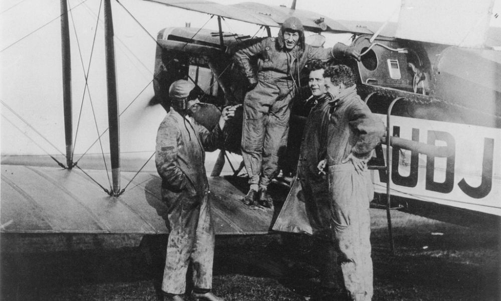 Charles Kingsford Smith y sus colegas.