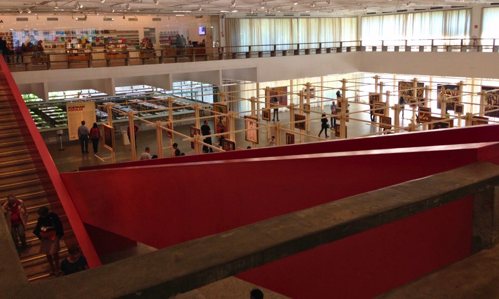 Interior del Museo de Arte de San Pablo.