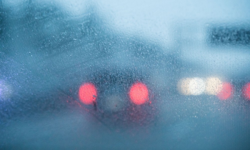 por qué se empañan los vidrios del auto en invierno