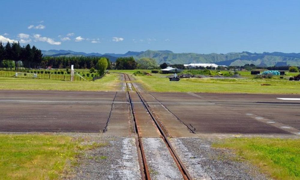 Vías del Gisborne Airport.