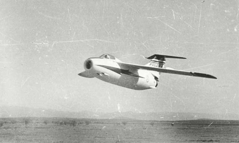 El Pulqui II en pleno vuelo.