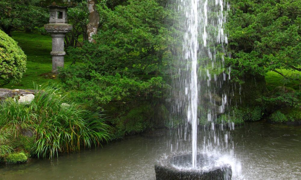 Fuente de Tres Grandes Jardines.