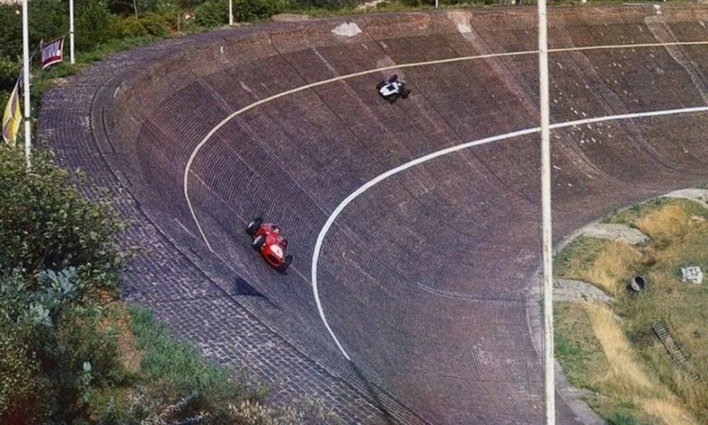 Curva del circuito AVUS.