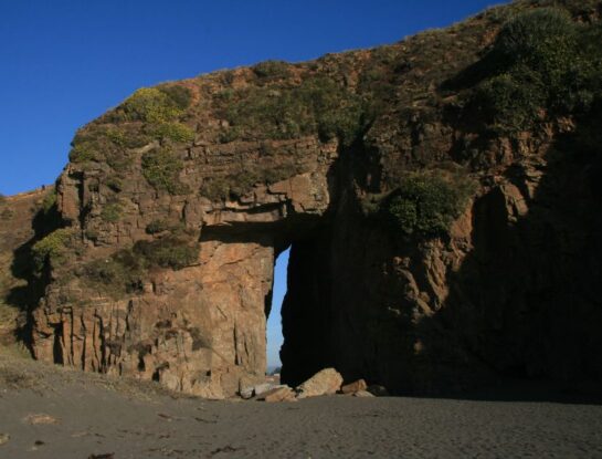 Iglesia de Piedra: la gigantesca piedra de 40 metros de altura que se conserva en Chile