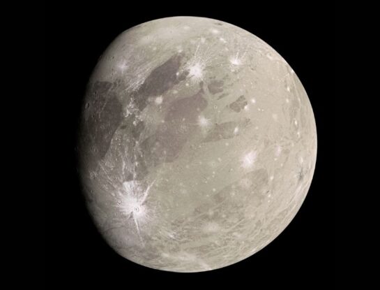 ¿Cuál es el satélite natural más grande de nuestro sistema solar?