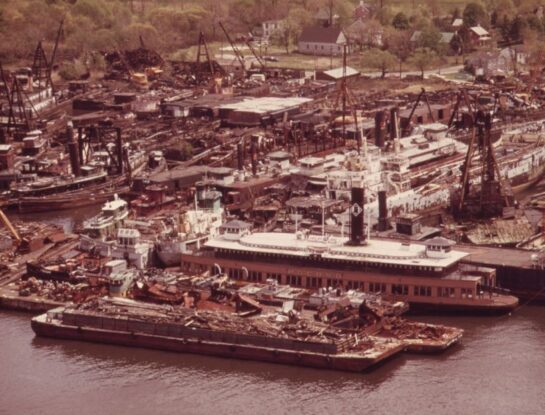 ¿Qué es un cementerio de barcos y por qué Estados Unidos tiene uno de los más grandes de América?