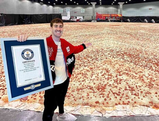¿Cuántos metros mide la pizza más grande del mundo?