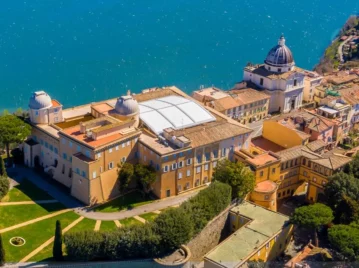 Castel Gandolfo en Italia residencia de verano del papa
