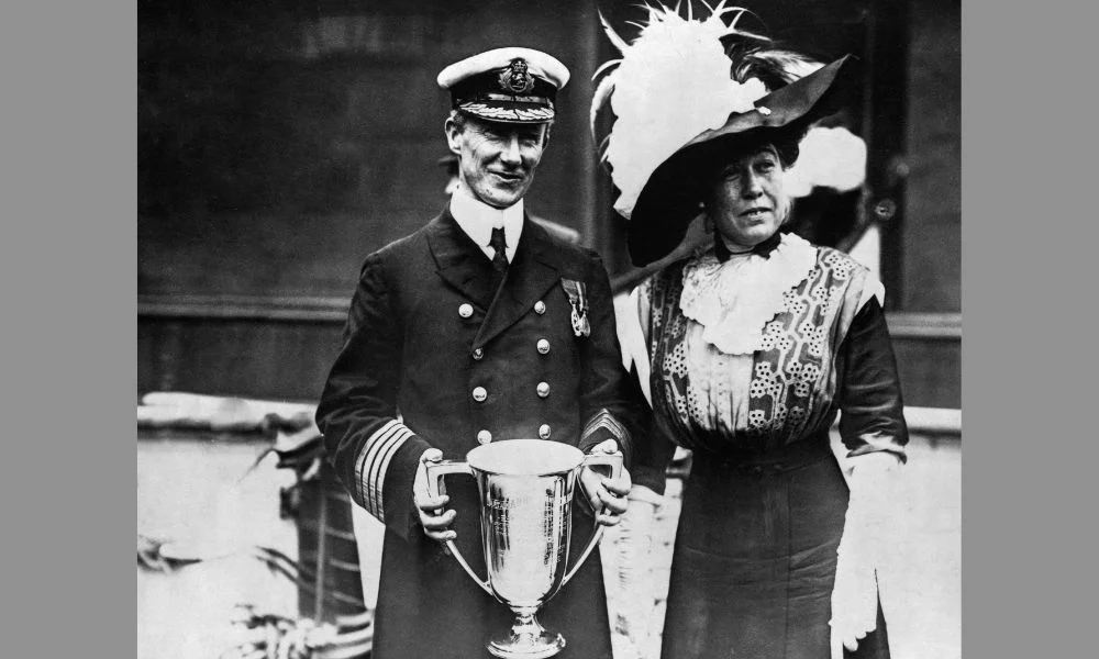 Capitán Arthur Rostron y su reconocimiento.